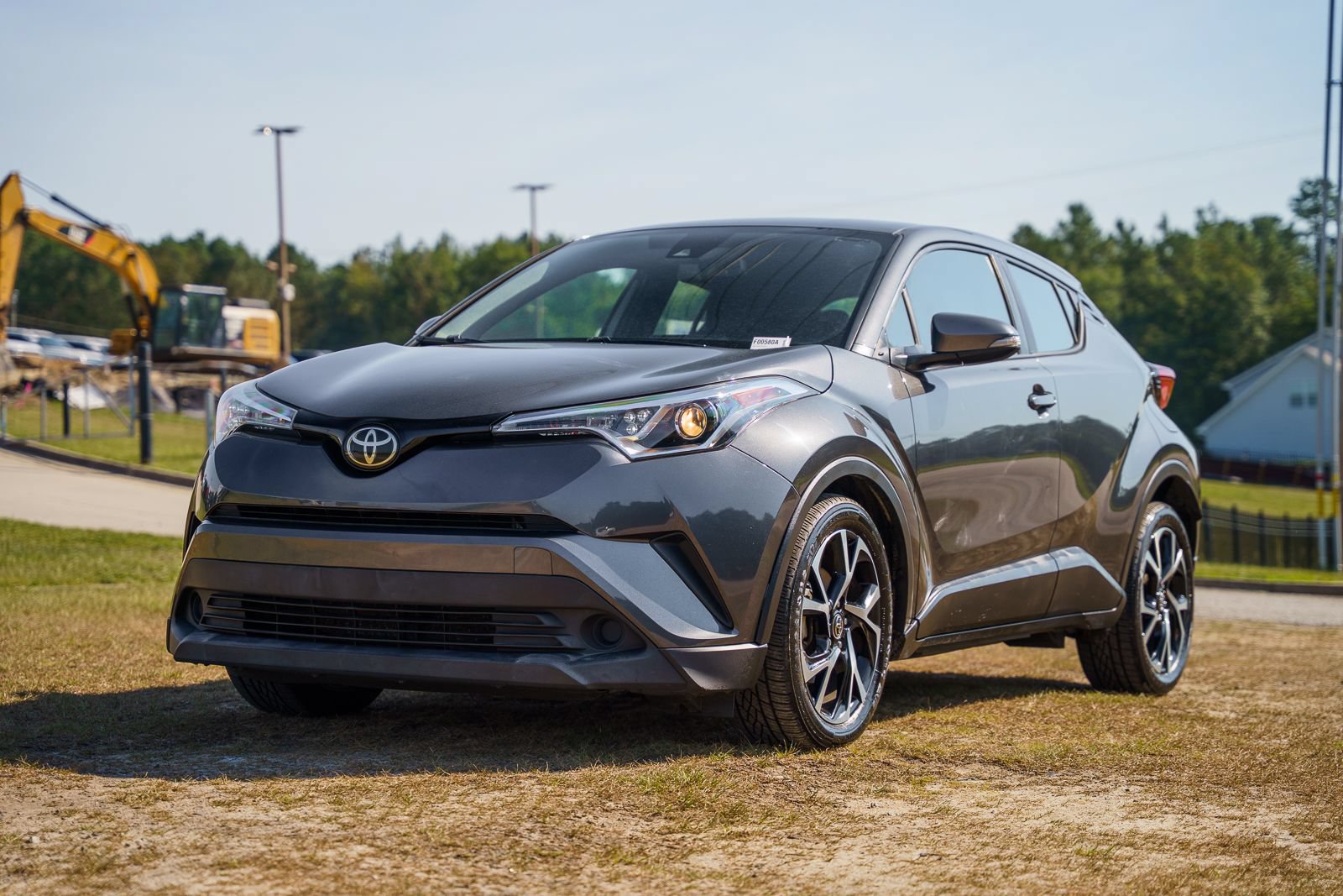 Used 2018 Toyota C-HR XLE FWD image 4