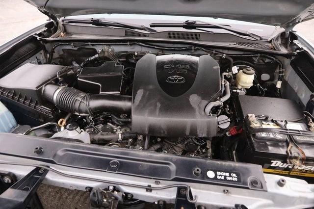 Used 2018 Toyota Tacoma TRD Sport AWD/4WD image 27