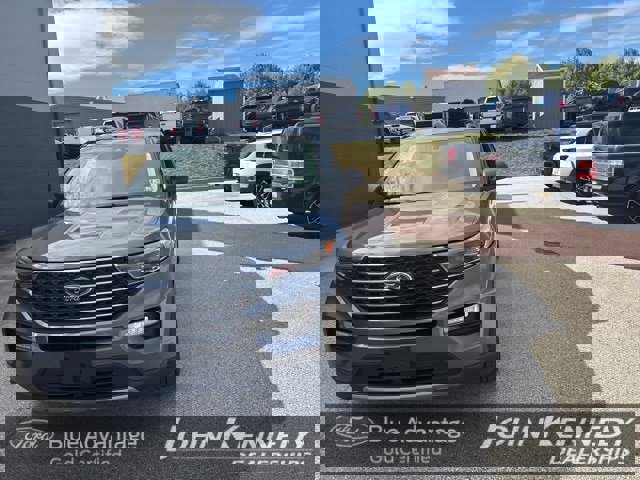 Certified 2022 Ford Explorer XLT w/ Equipment Group 202A image 10