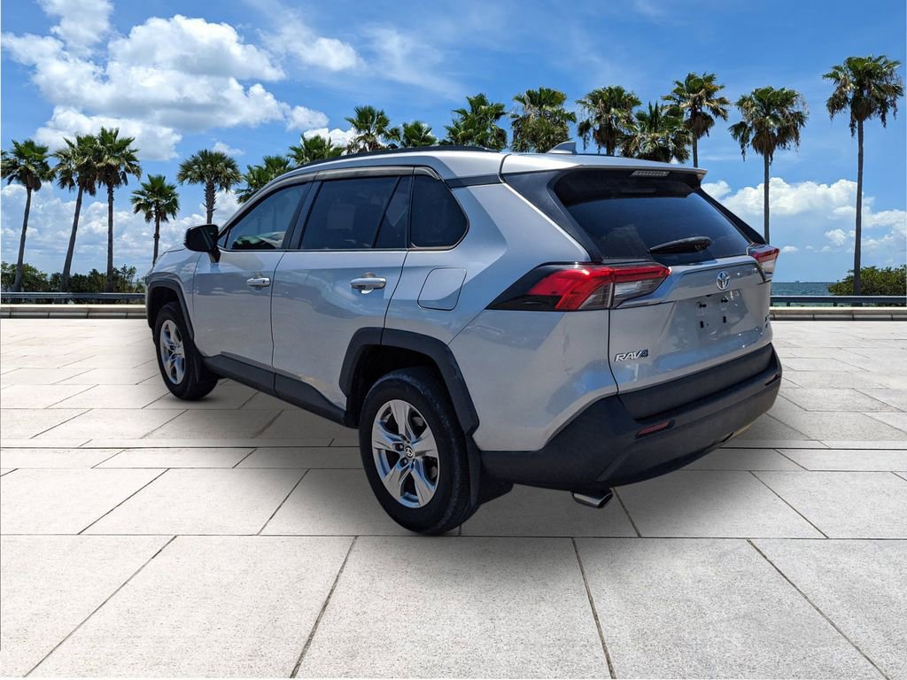 Used 2022 Toyota RAV4 XLE w/ Convenience Package image 5