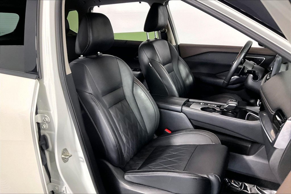Used 2023 Nissan Rogue Platinum FWD image 7