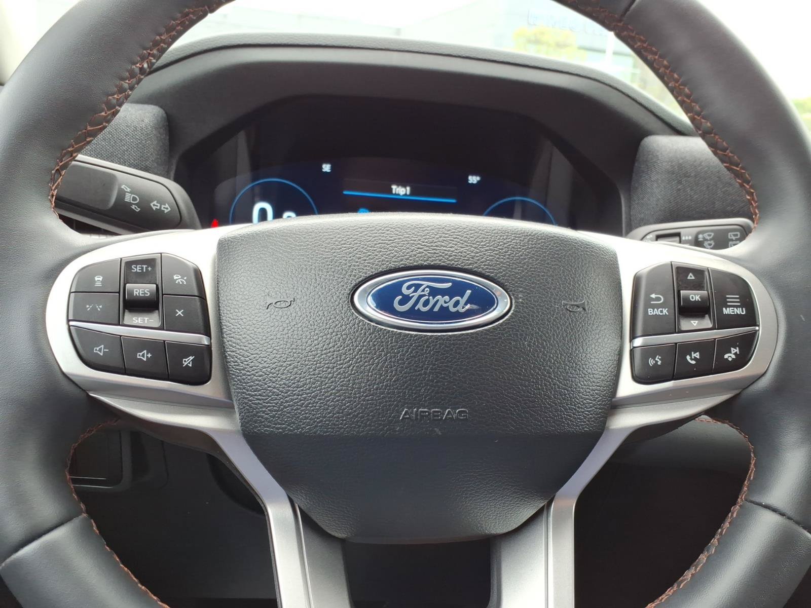 Certified 2025 Ford Explorer Active AWD/4WD image 25