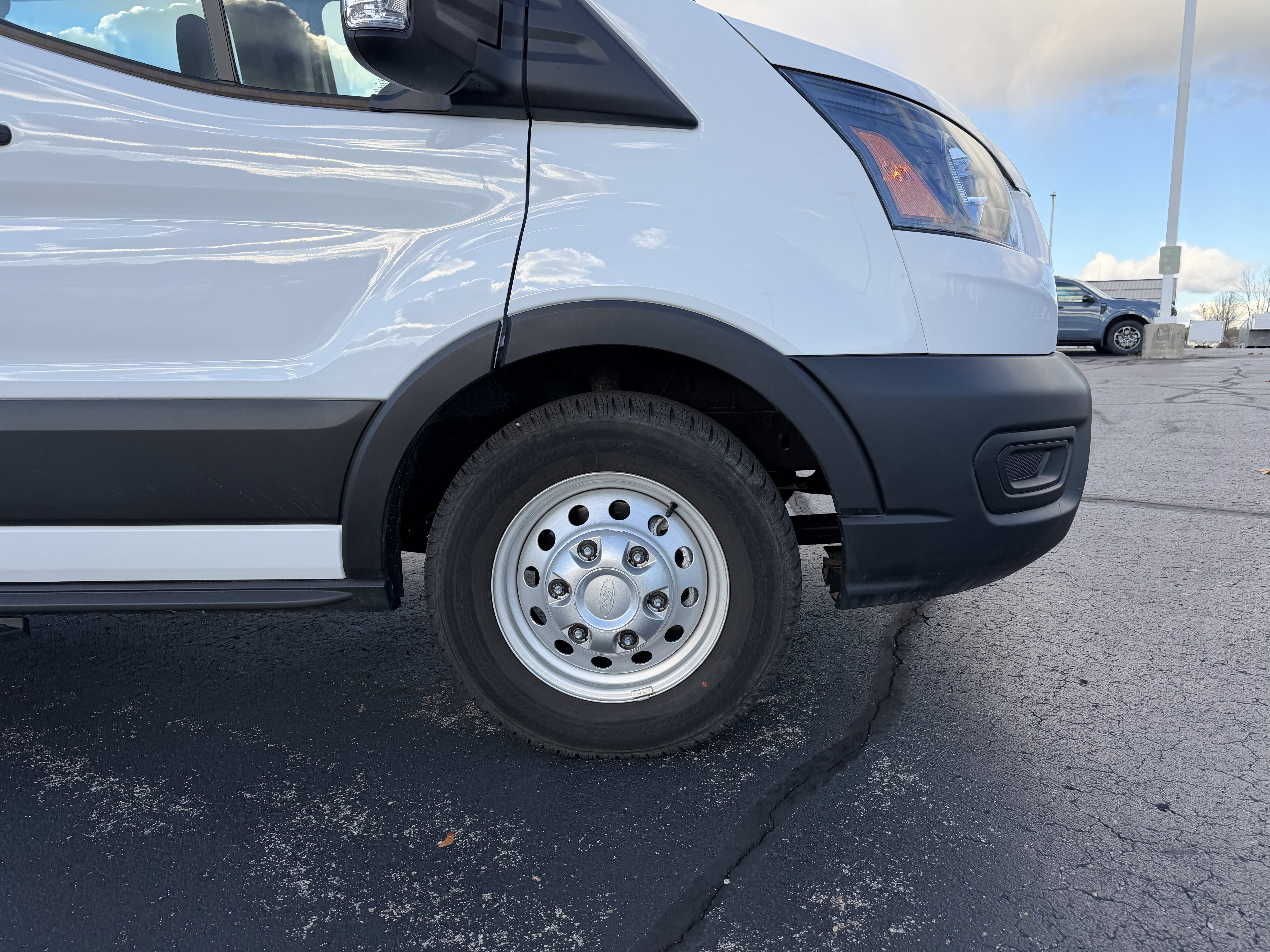 Certified 2021 Ford Transit 250 Medium Roof AWD image 30