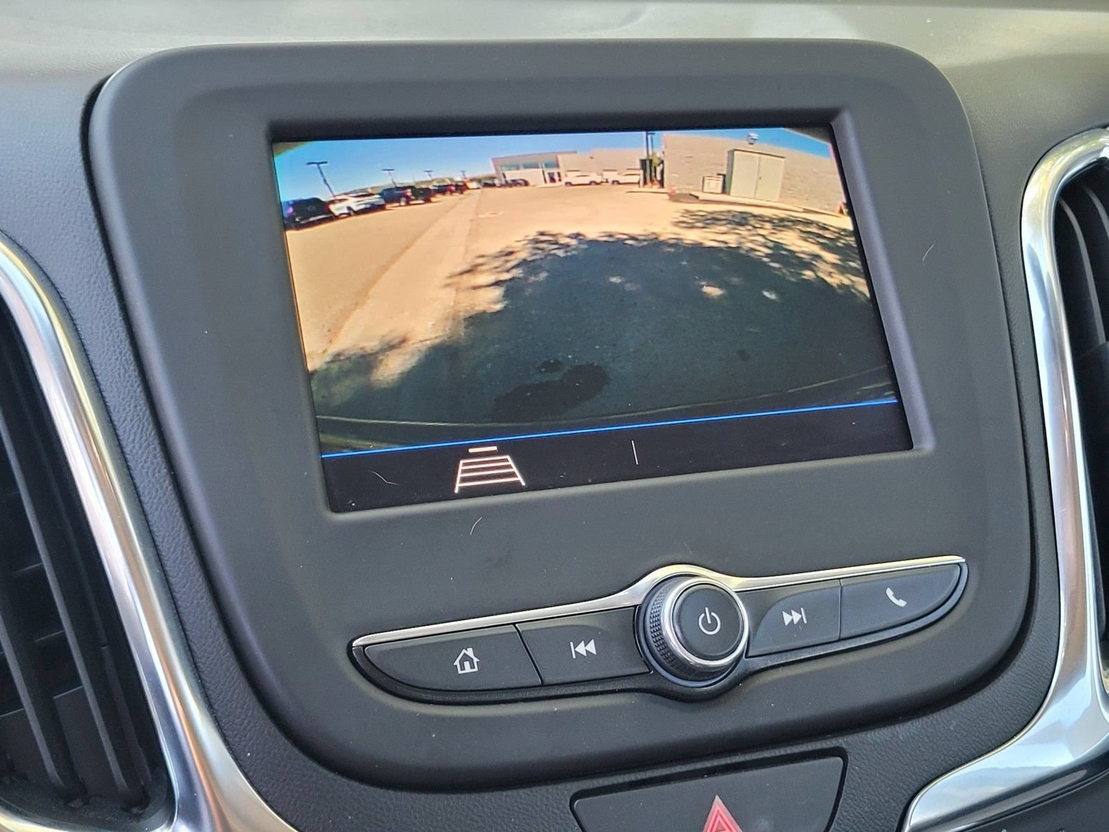 Used 2021 Chevrolet Equinox LS AWD/4WD image 27