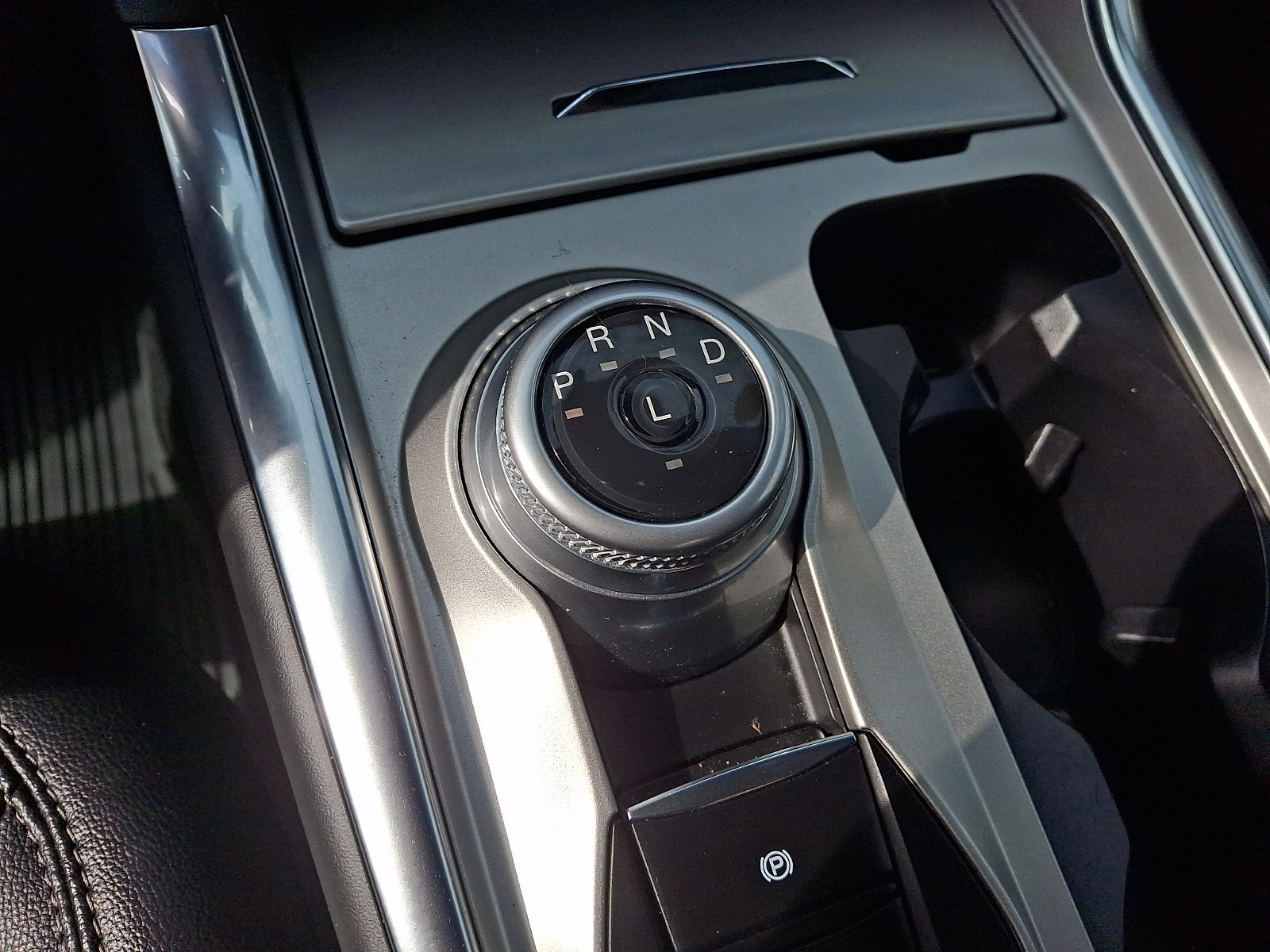 Certified 2023 Ford Explorer Limited w/ Equipment Group 301A AWD/4WD image 17