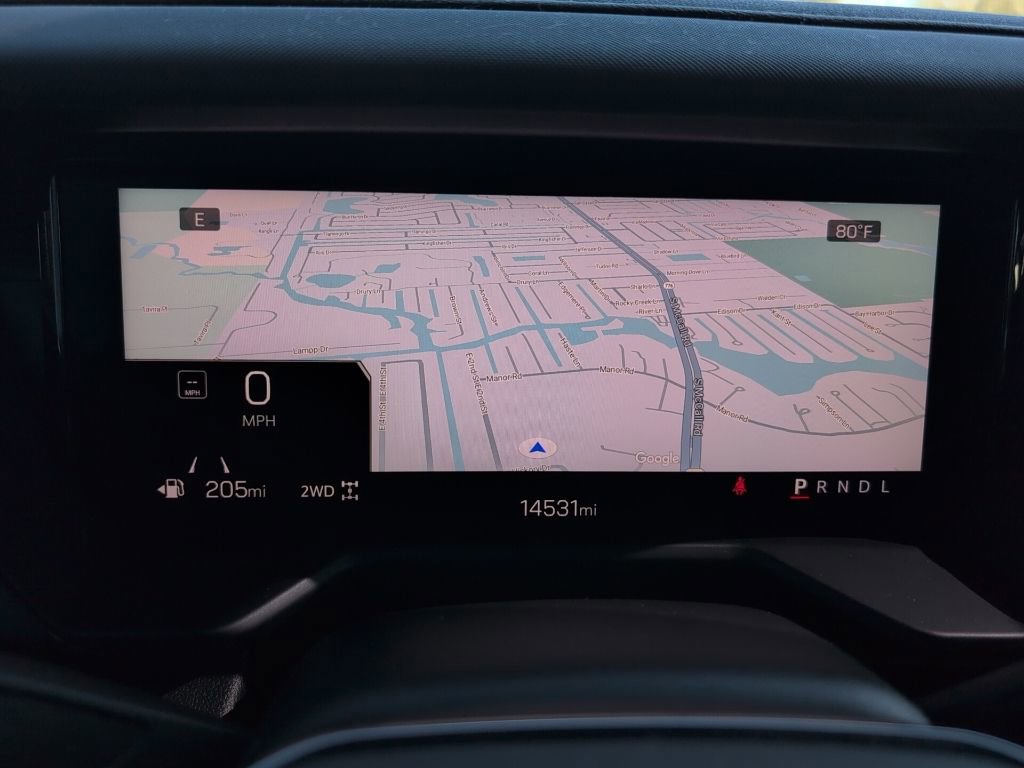 Used 2024 GMC Acadia AT4 w/ Luxury Package image 16