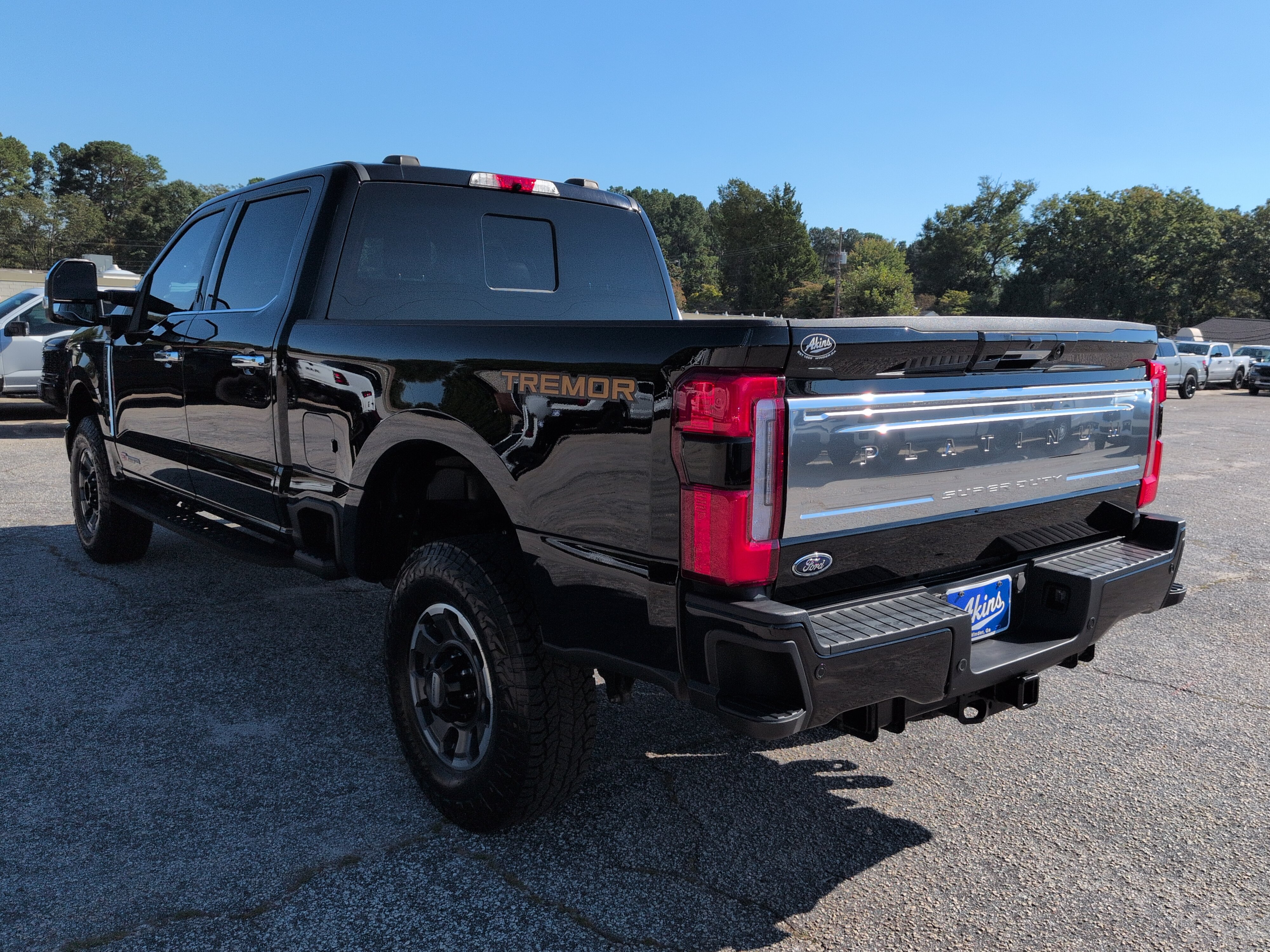 Certified 2024 Ford F250 Platinum w/ Tremor Off-Road Package AWD/4WD image 5