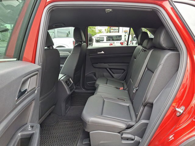 Used 2020 Volkswagen Atlas Cross Sport SE w/ Towing Package AWD/4WD image 12