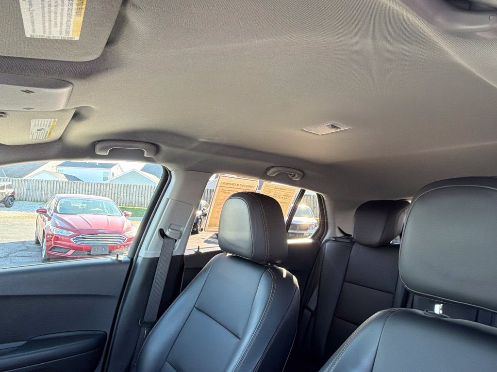 Used 2021 Chevrolet Trax LT w/ Premium Seat Package AWD/4WD image 34
