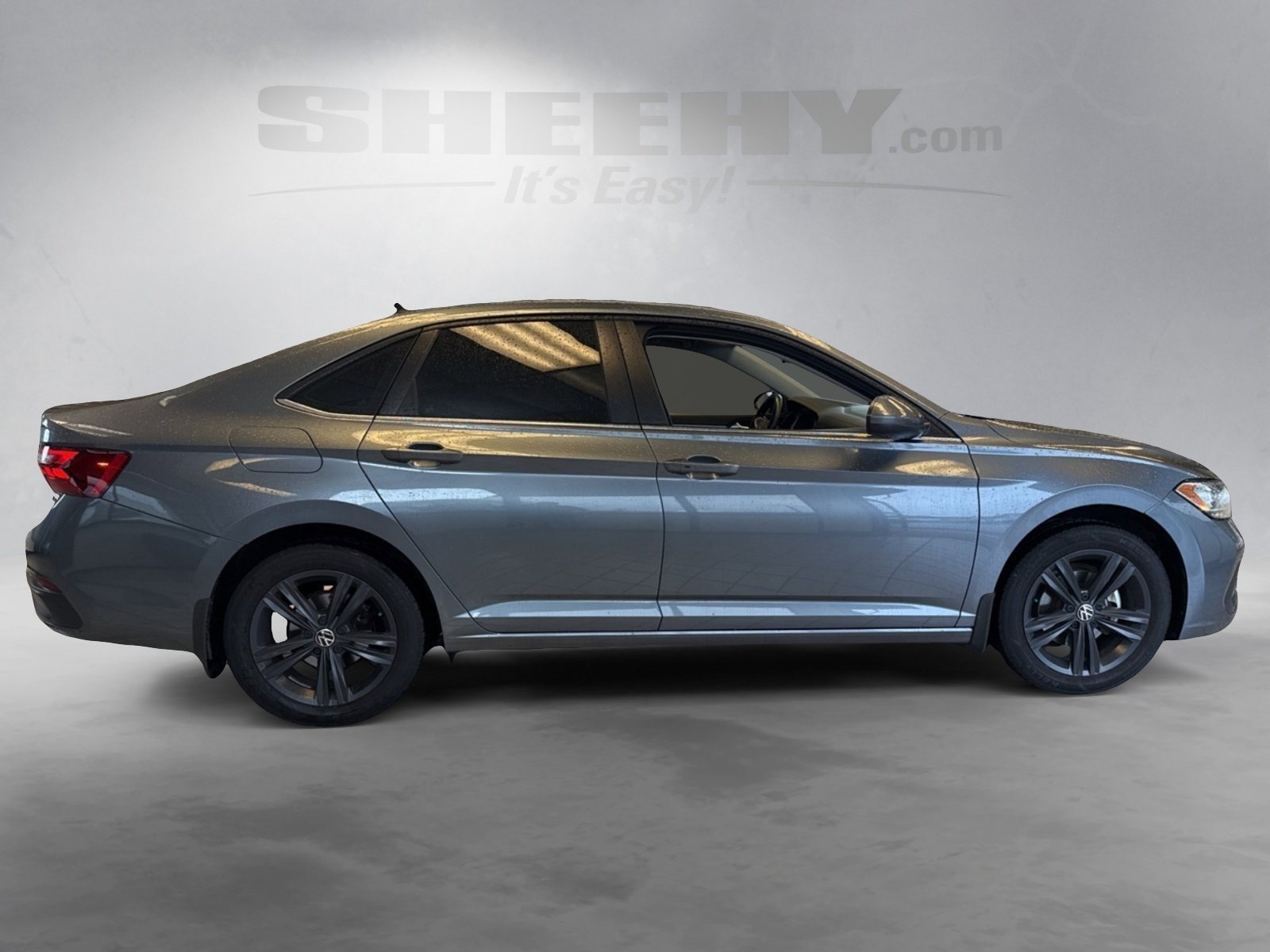 Used 2022 Volkswagen Jetta SE w/ Panoramic Sunroof Package image 9