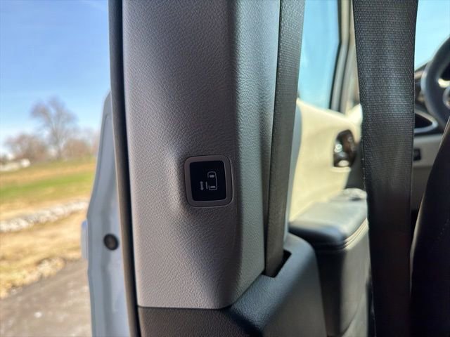 Used 2023 Chrysler Pacifica Limited image 17