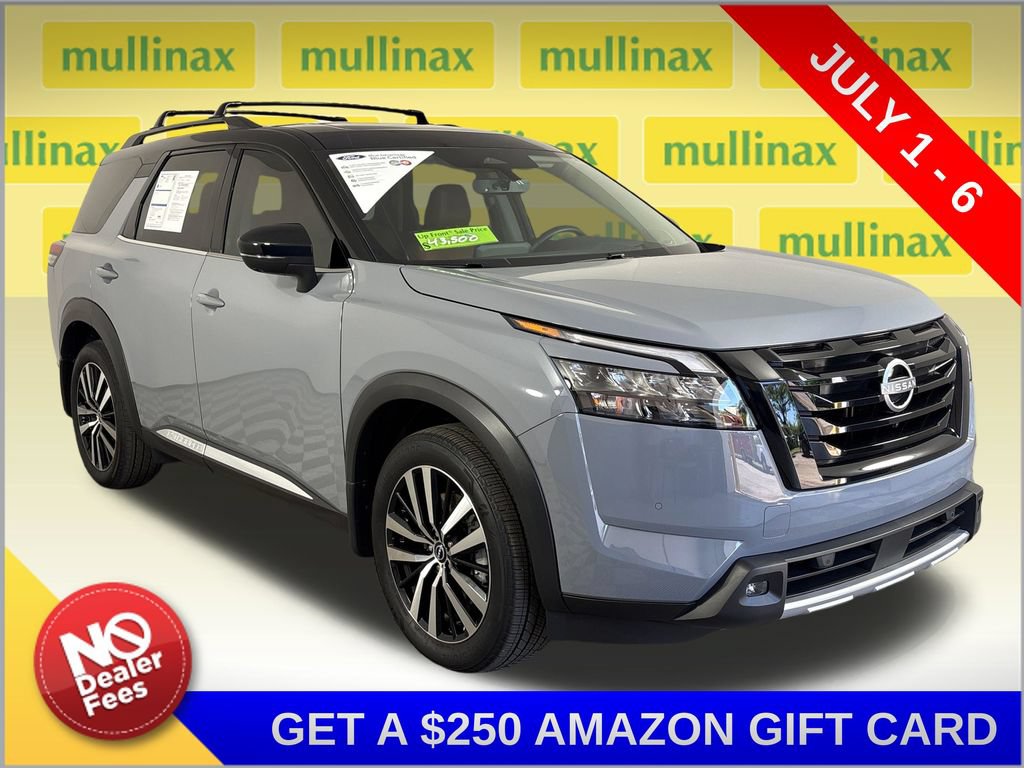 Used 2025 Nissan Pathfinder Platinum w/ Black Appearance Package