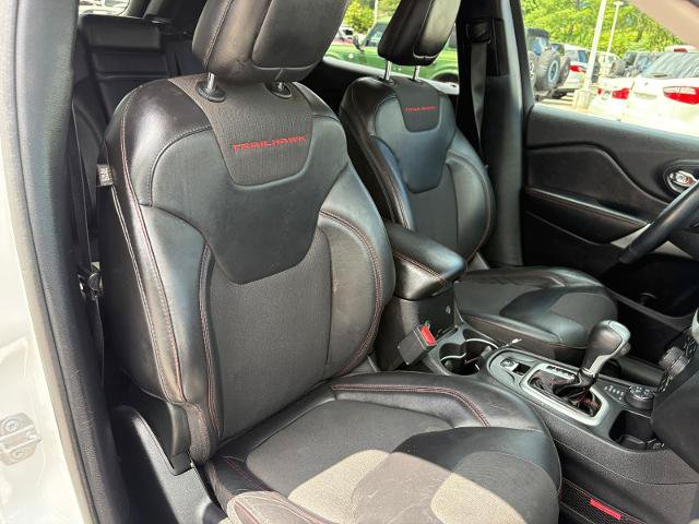 Used 2018 Jeep Cherokee Trailhawk AWD/4WD image 18