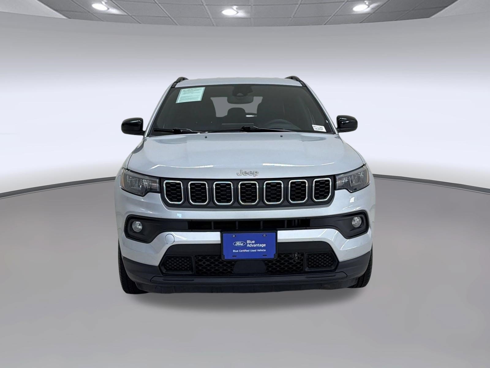 Used 2024 Jeep Compass Latitude AWD/4WD image 6