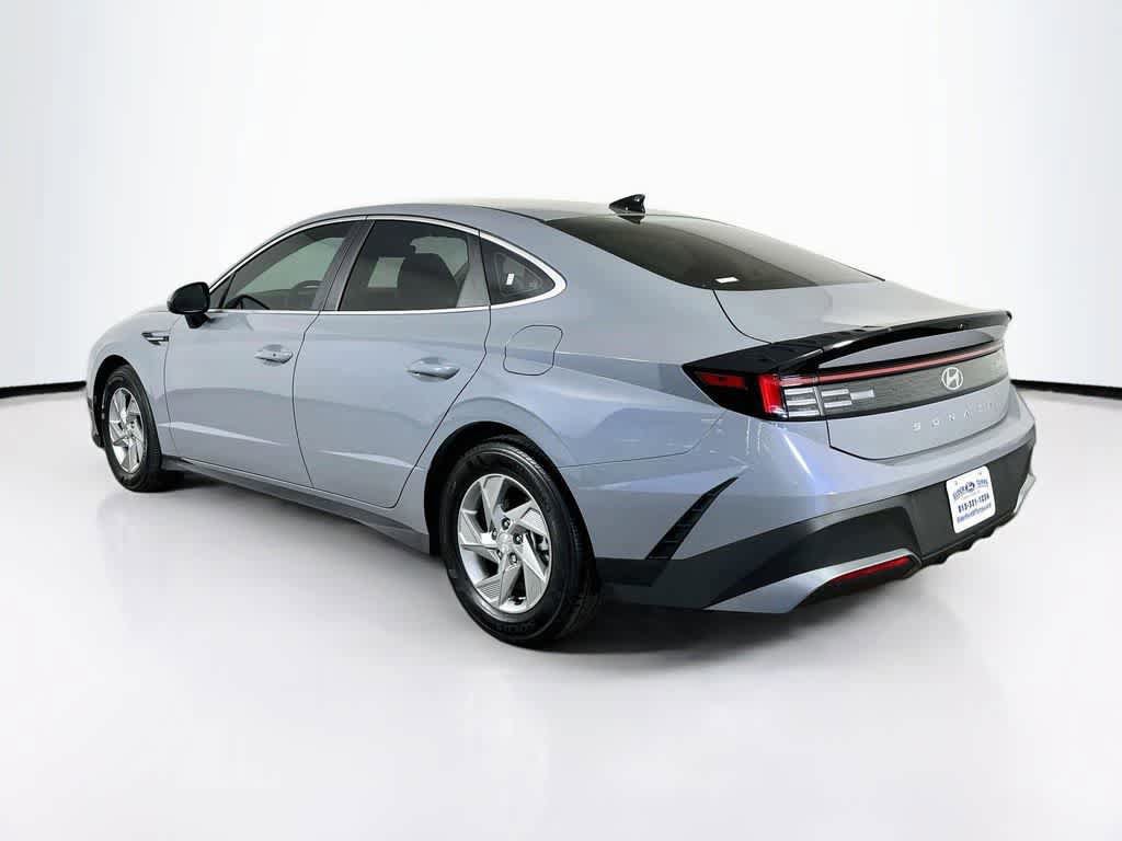 Used 2025 Hyundai Sonata SE FWD image 3