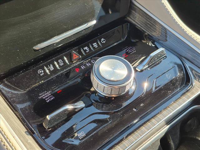 Used 2022 Jeep Wagoneer Series III w/ Rear Seat Video Group 1 AWD/4WD image 11