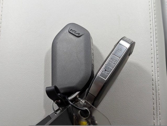 Used 2025 Kia Sorento EX FWD image 23