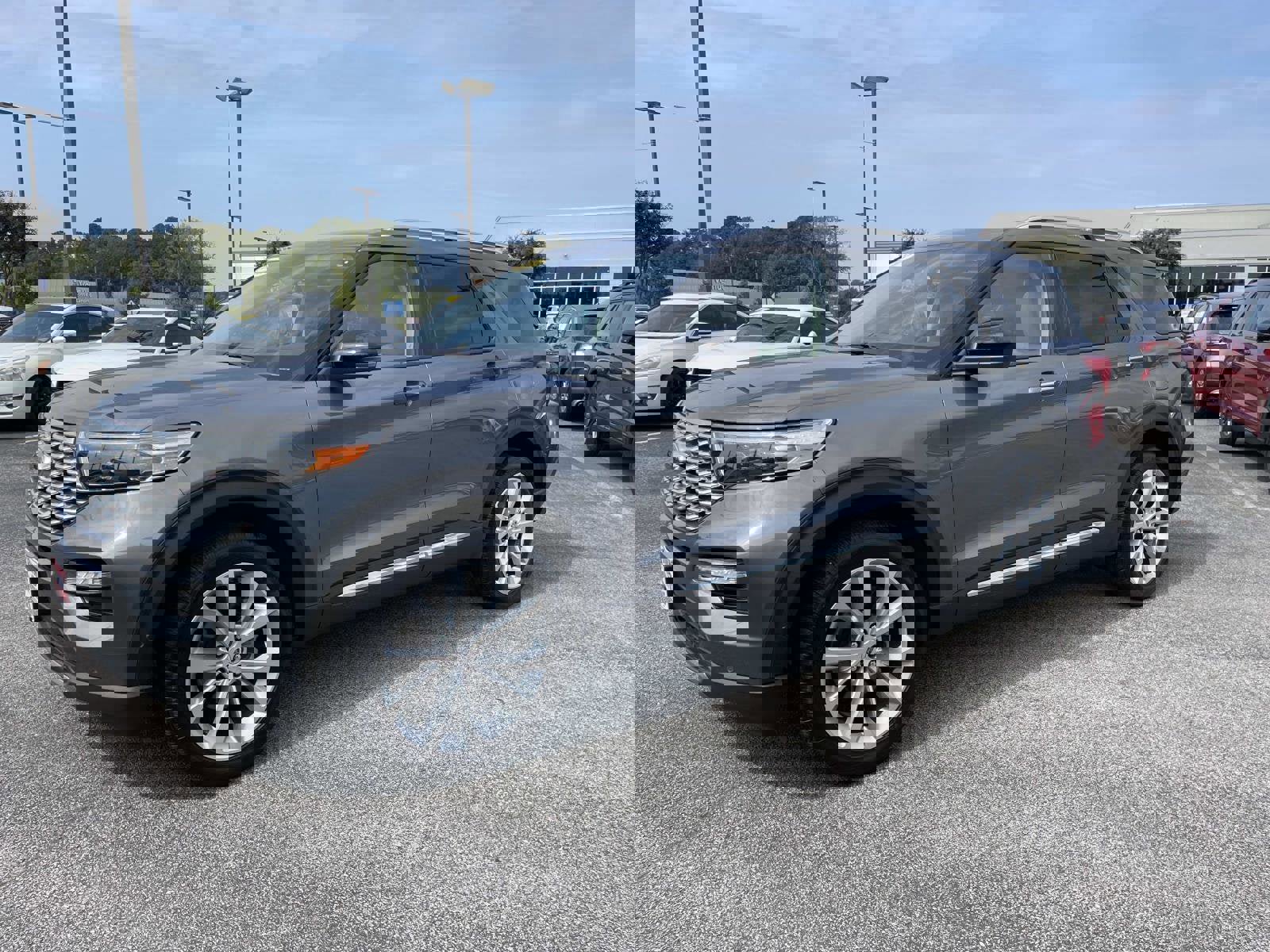 Certified 2023 Ford Explorer Platinum w/ Technology Package image 9