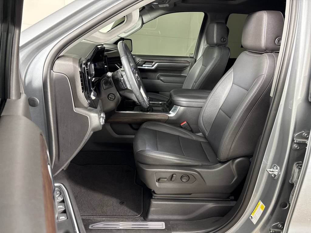 Used 2023 GMC Sierra 1500 SLT AWD/4WD image 30