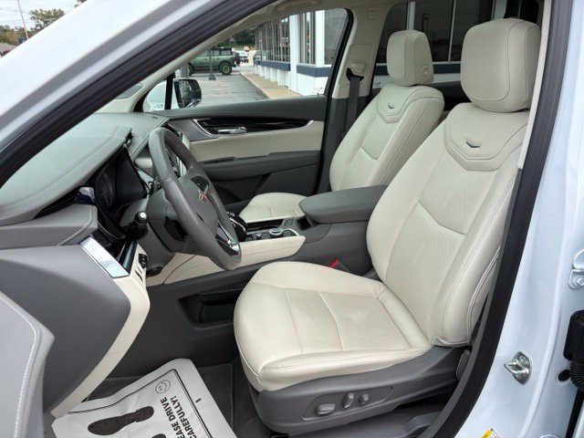 Used 2024 Cadillac XT6 Premium Luxury w/ Technology Package AWD/4WD image 22
