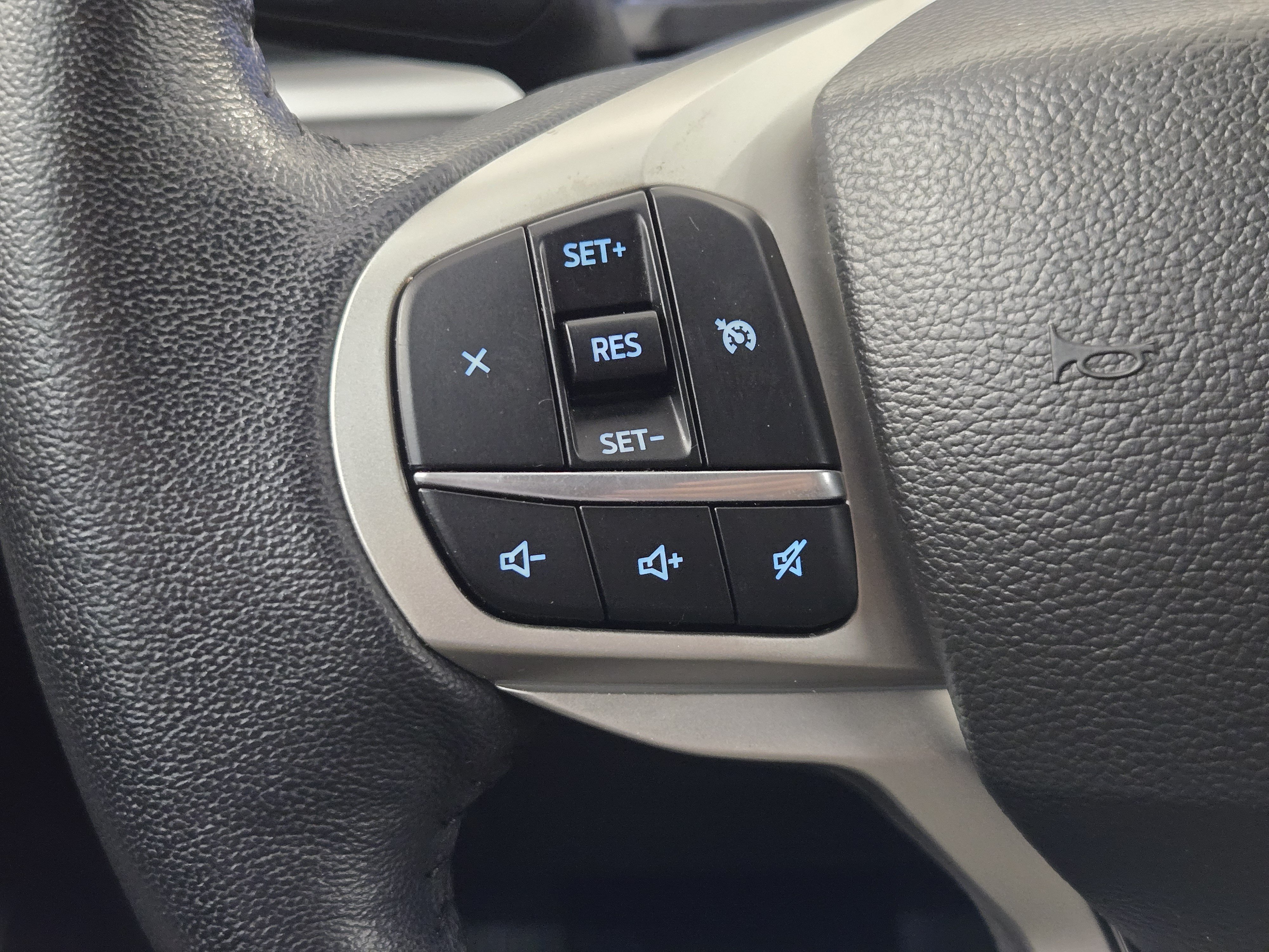Certified 2023 Ford Explorer XLT RWD image 28