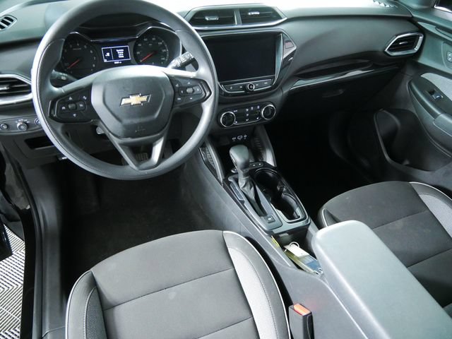 Used 2022 Chevrolet TrailBlazer LT w/ Convenience Package FWD image 4