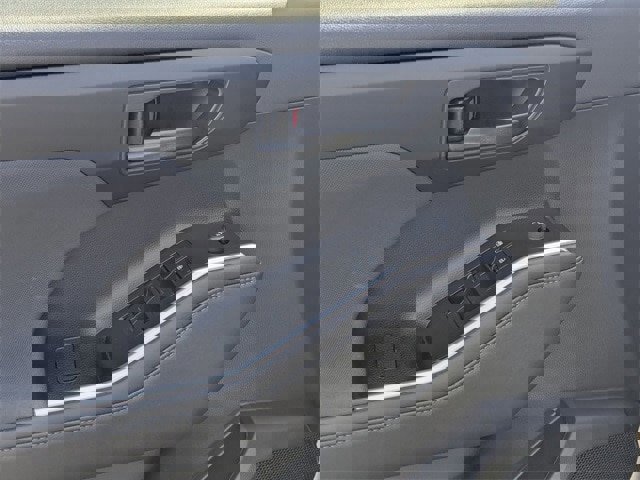 Used 2023 Toyota Highlander L image 22