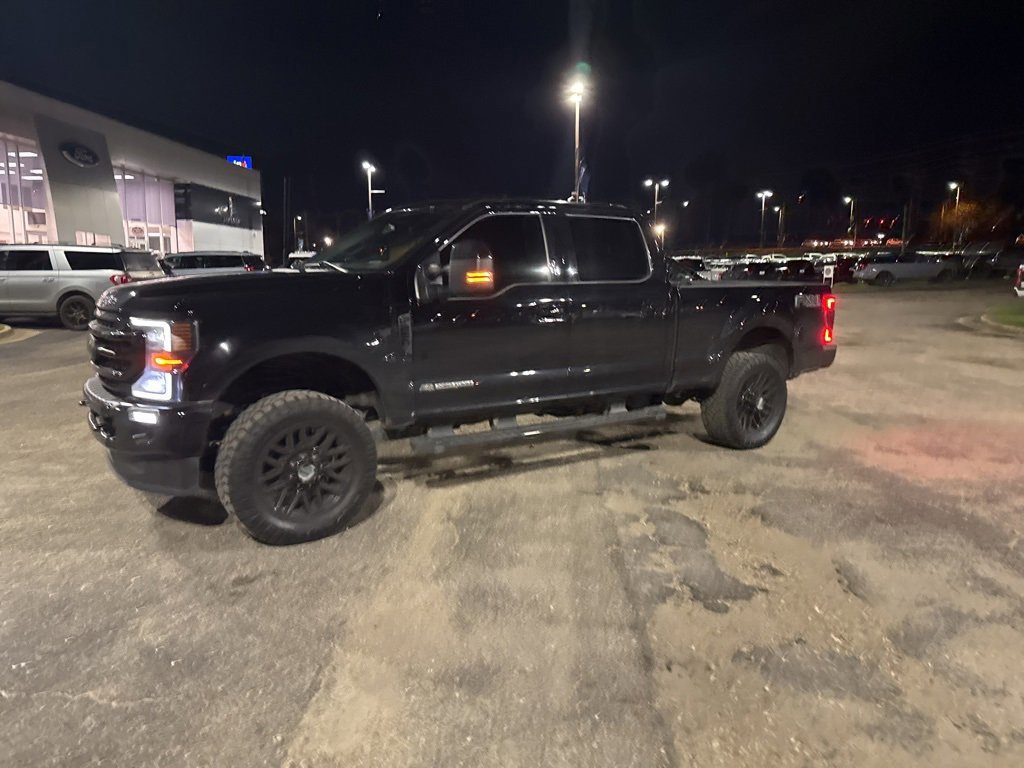 Certified 2022 Ford F250 Lariat w/ Black Appearance Package image 3
