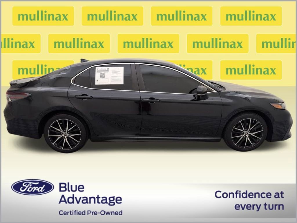 Used 2023 Toyota Camry SE image 6