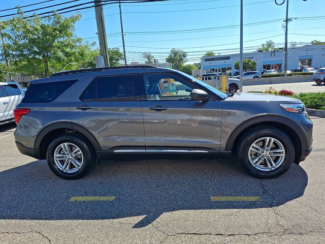 Certified 2023 Ford Explorer XLT w/ Equipment Group 202A AWD/4WD image 17