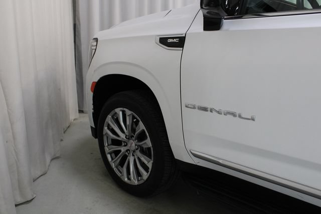 Used 2024 GMC Yukon Denali w/ Advanced Technology Package AWD/4WD image 31