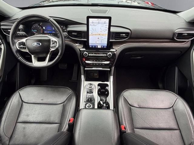 Certified 2023 Ford Explorer Limited w/ Limited Technology Package AWD/4WD image 3