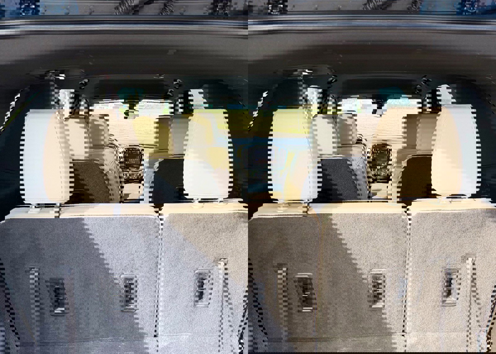 Used 2023 Chevrolet Traverse LT image 10