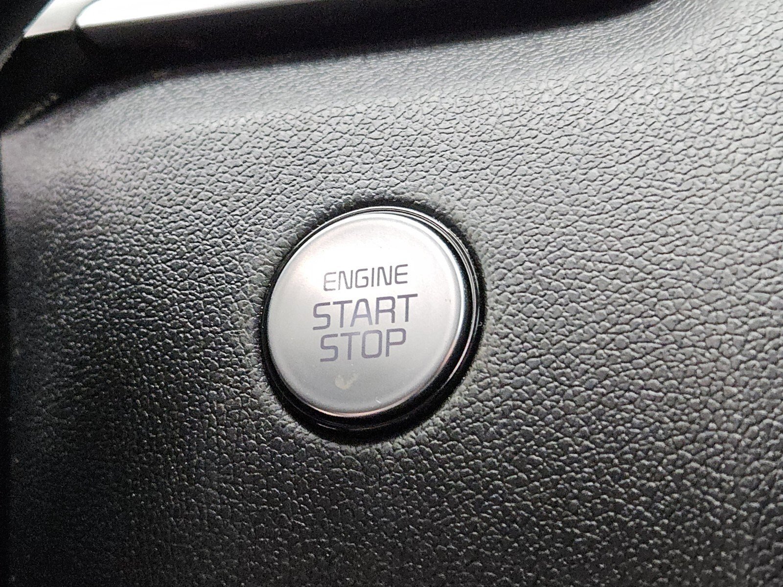 Used 2022 Kia Sorento S image 25