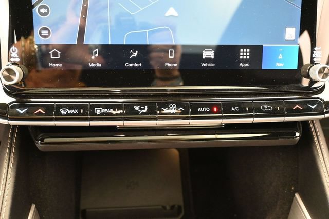 Used 2025 Jeep Wagoneer Series III w/ Premium Group I AWD/4WD image 25