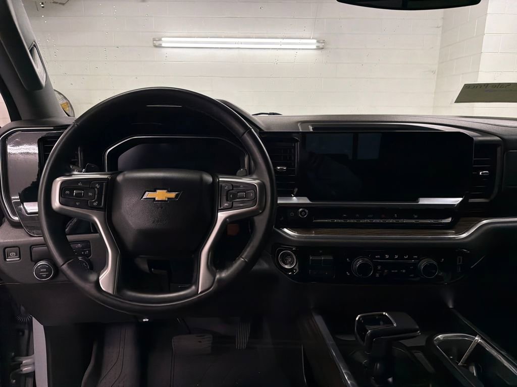 Used 2024 Chevrolet Silverado 1500 LT w/ Convenience Package II image 9