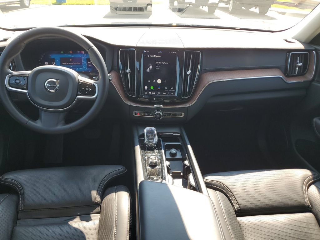 Used 2023 Volvo XC60 B5 Ultimate w/ Climate Package AWD/4WD image 11