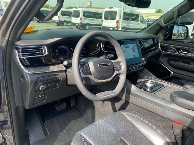 Used 2022 Jeep Wagoneer Series III w/ Premium Group I image 12