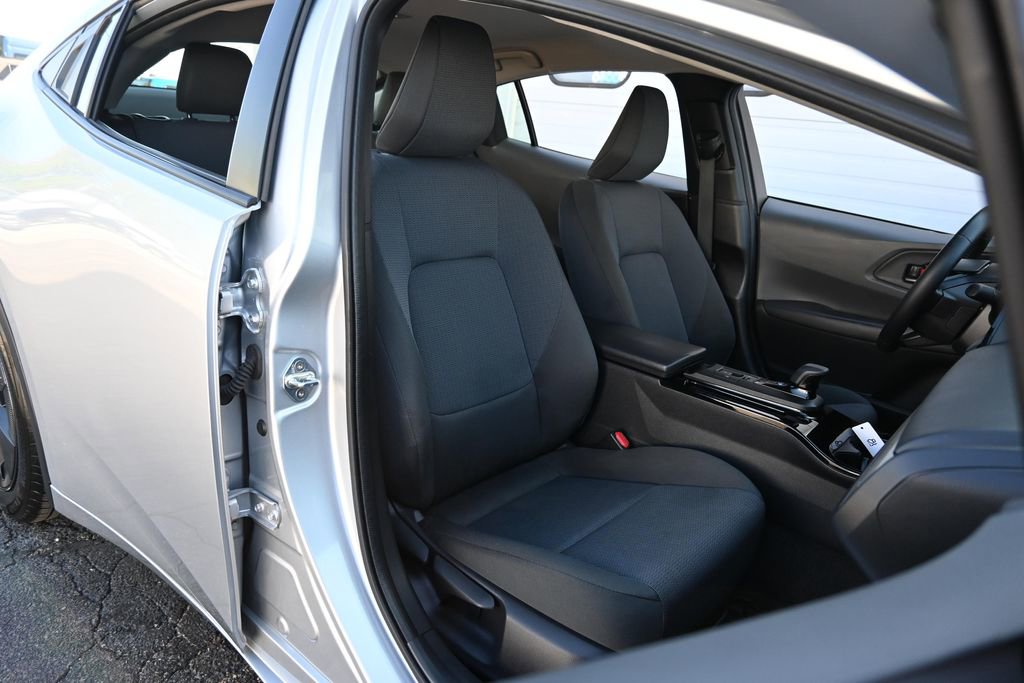 Used 2024 Toyota Prius LE FWD image 22