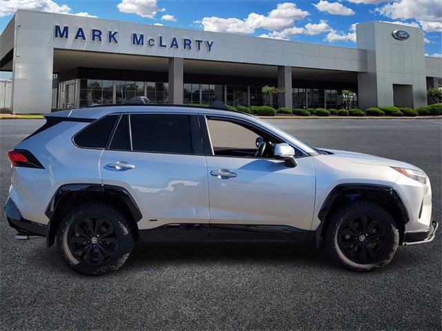 Used 2022 Toyota RAV4 SE image 6