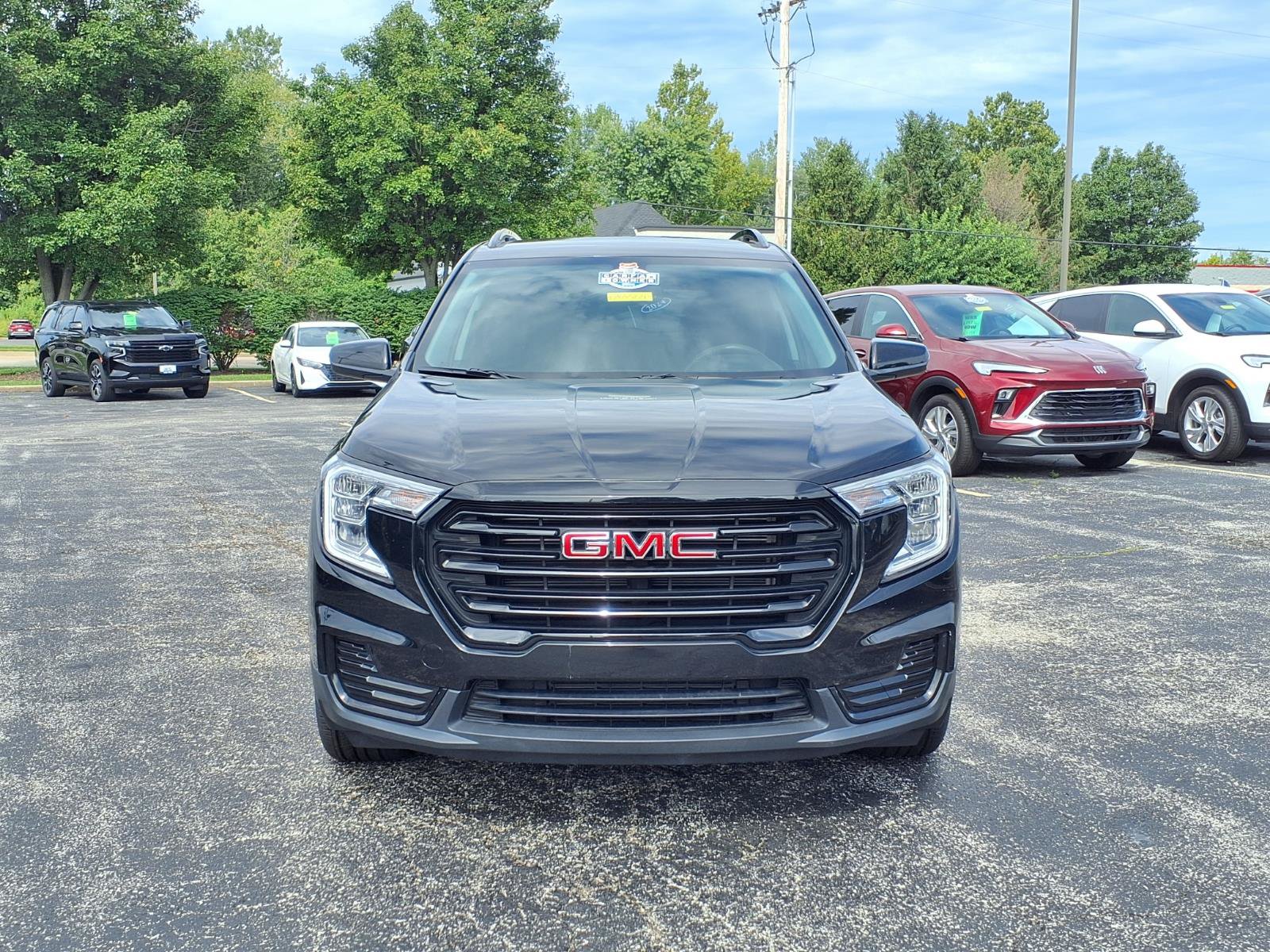 Used 2023 GMC Terrain SLE w/ Driver Convenience Package FWD image 32