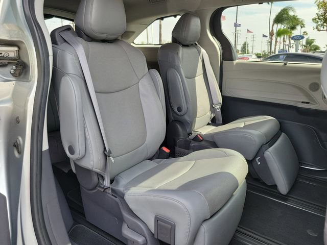 Used 2021 Toyota Sienna Limited FWD image 24