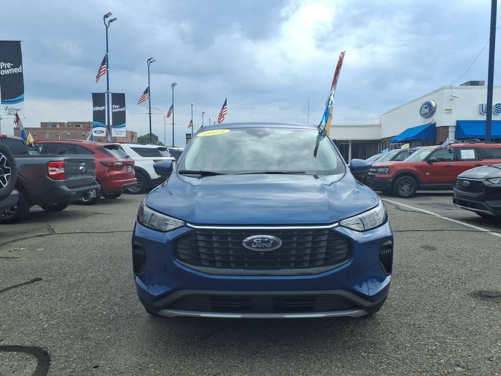 Certified 2023 Ford Escape Active w/ Tech Pack #2 AWD/4WD image 3