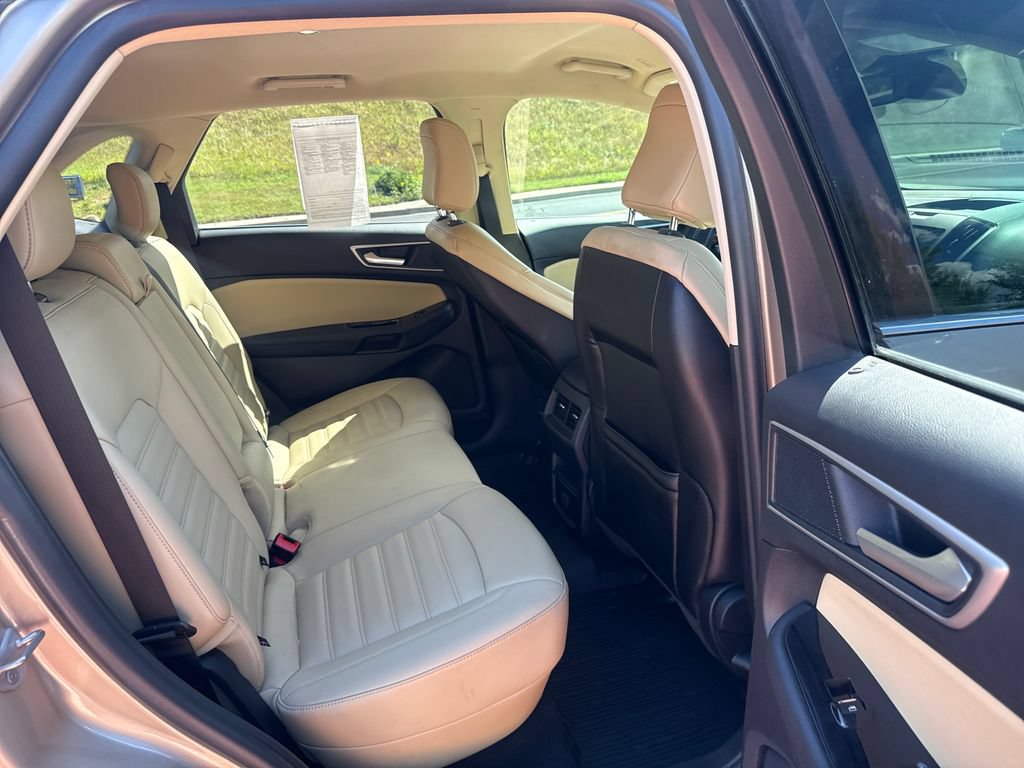 Certified 2020 Ford Edge SEL w/ Cold Weather Package AWD/4WD image 24