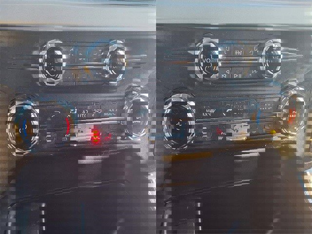 Certified 2022 Ford F150 XLT w/ Equipment Group 302A High image 15