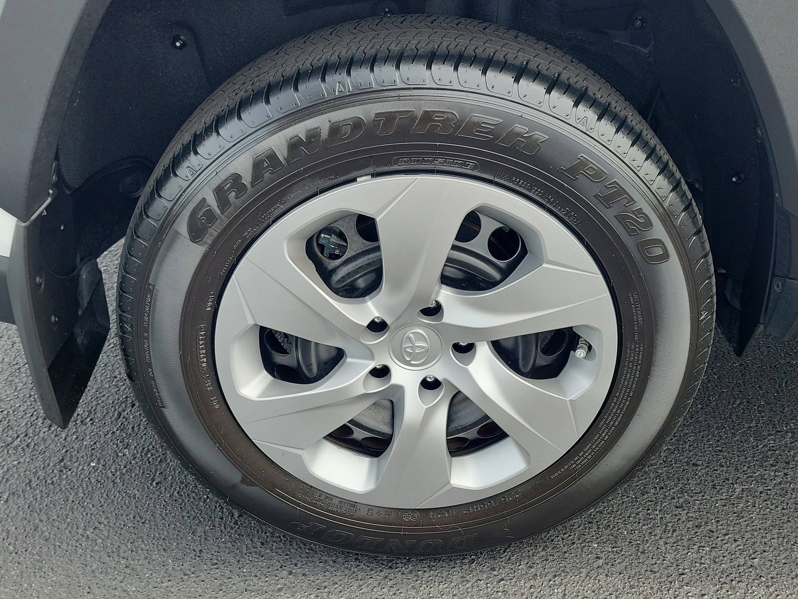 Used 2025 Toyota RAV4 LE FWD image 5