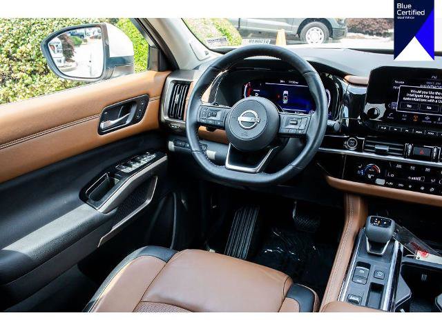 Used 2024 Nissan Pathfinder Platinum FWD image 13