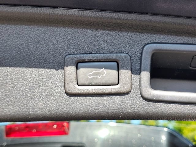 Used 2017 Subaru Forester 2.5i Touring AWD/4WD image 34