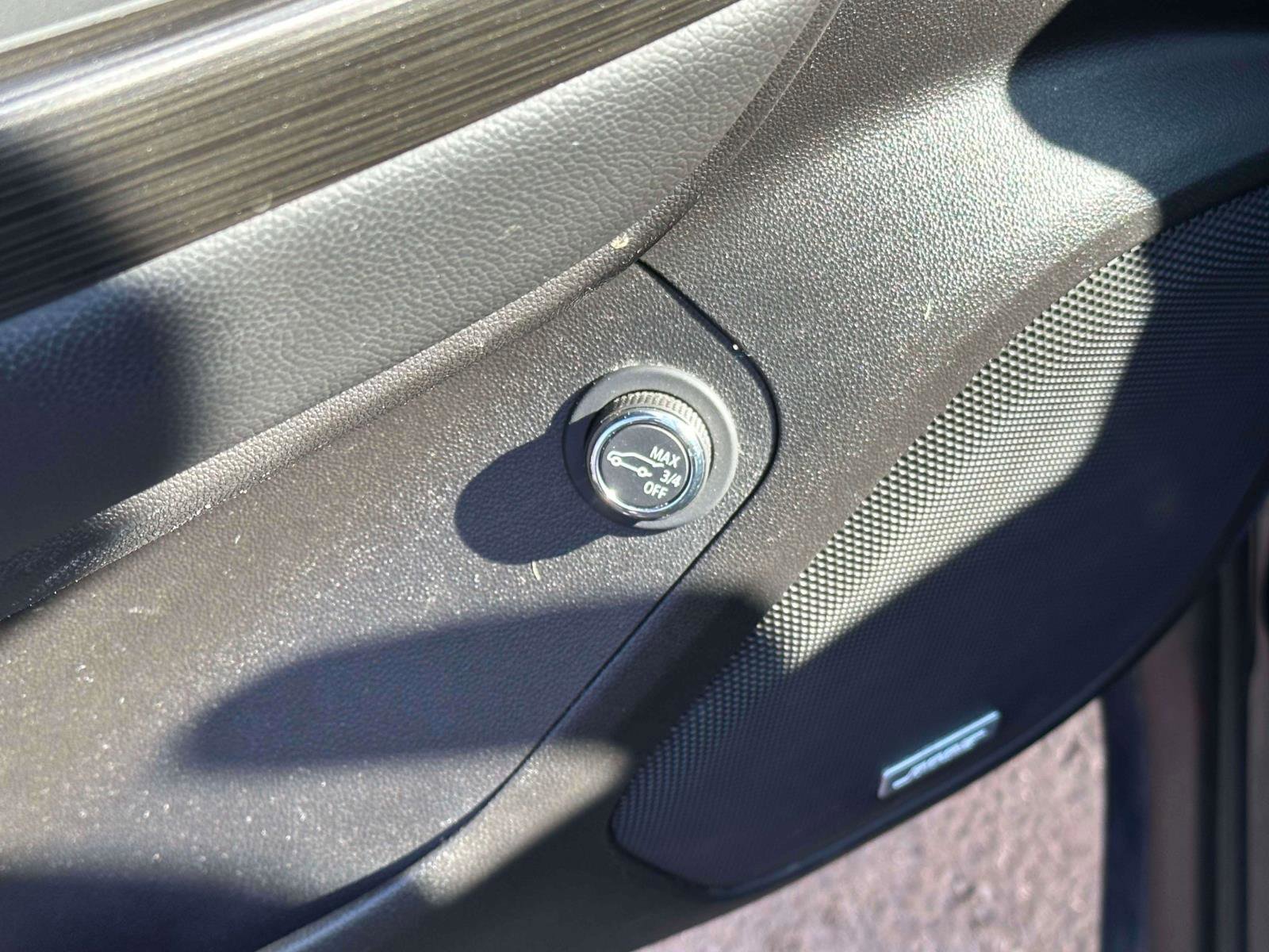 Used 2022 GMC Acadia SLT w/ Technology Package image 20