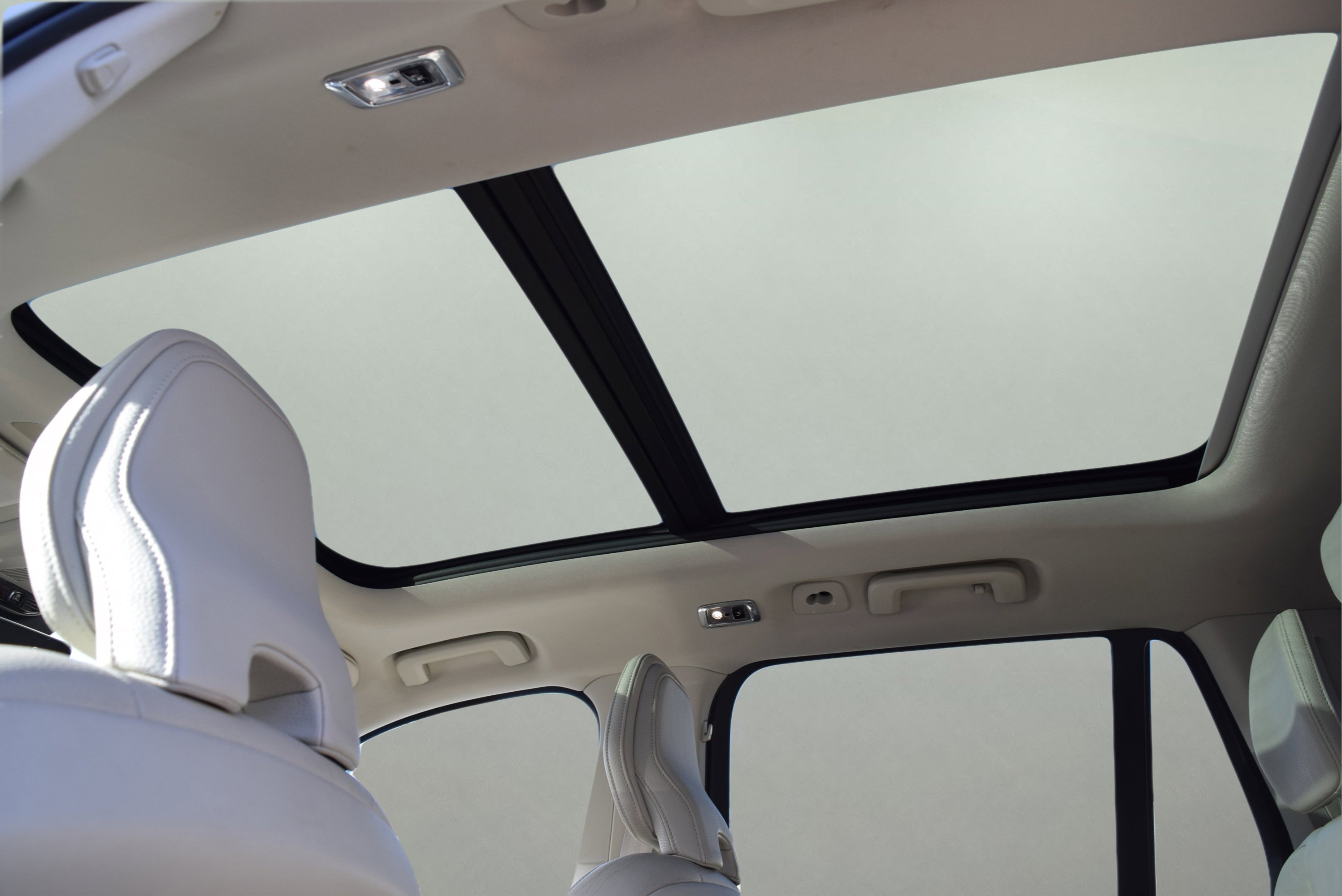 Used 2019 Volvo XC90 T6 Momentum w/ Protection Package Premier image 9